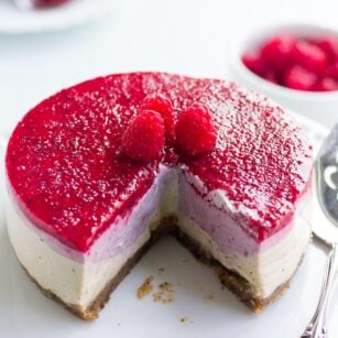 whole no-bake vegan cheesecake