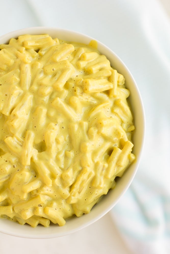 bowl of vegan mac and cheese looking down on it.