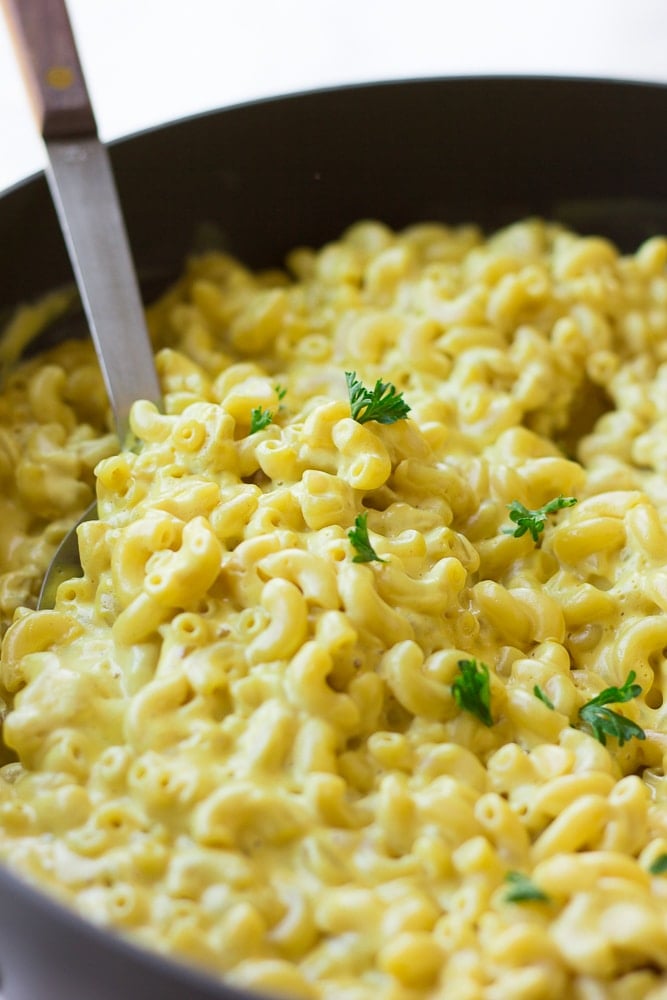 vegan mac and cheese recipe in the pan