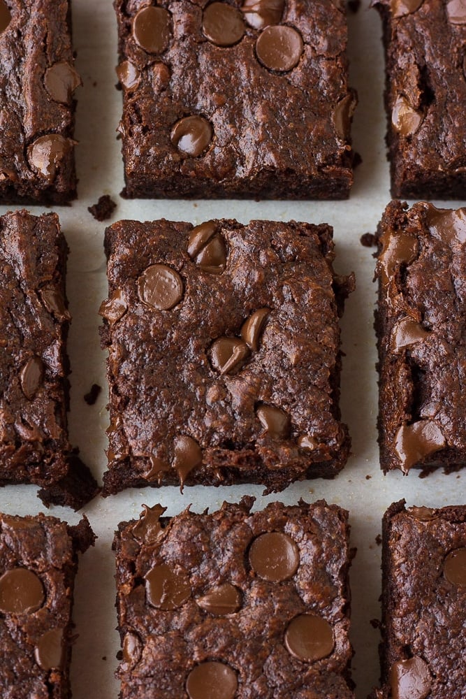 many vegan brownies lined up