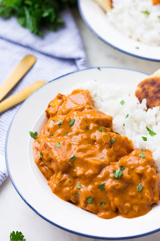 close up of vegan butter chicken with white rice