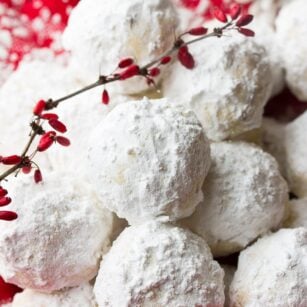 lots of vegan snowball cookies