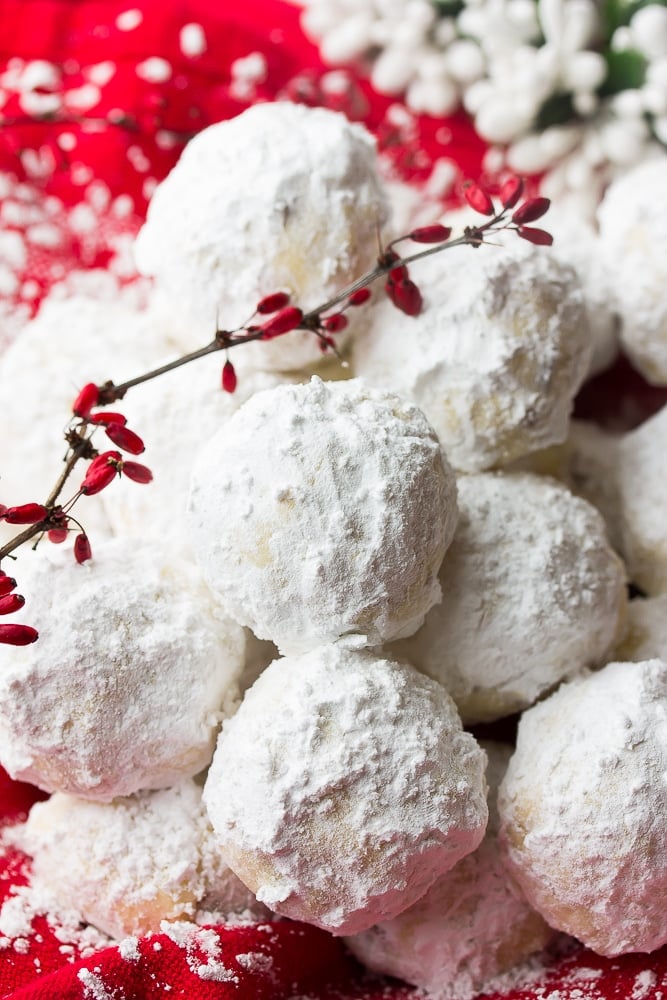 lots of vegan snowball cookies