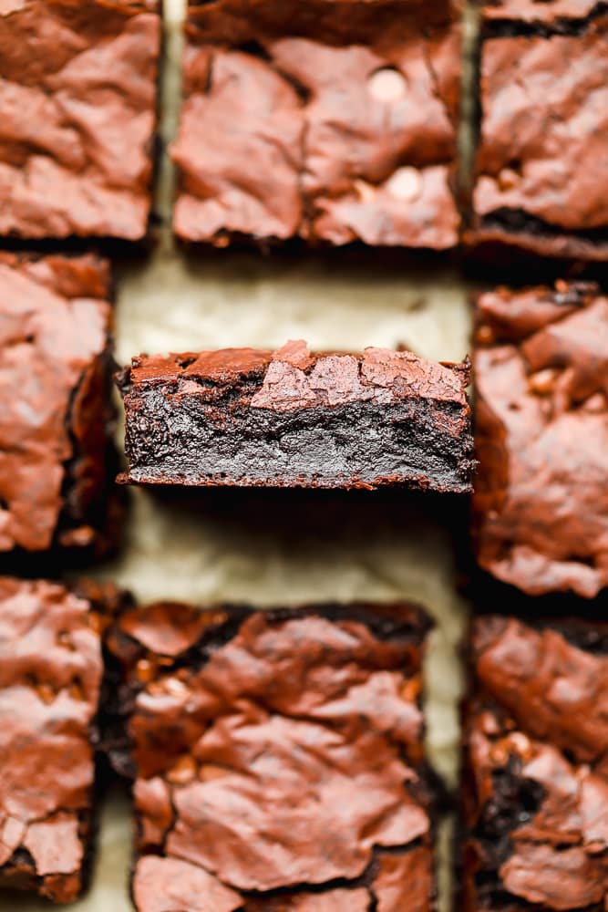 showing the texture inside of eggless brownies, very fudgy