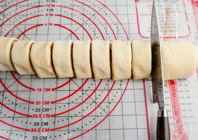 knife cutting dough