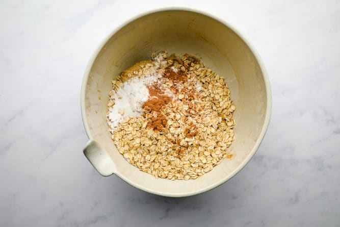 oatmeal and some cinnamon, baking powder in a bowl unmixed