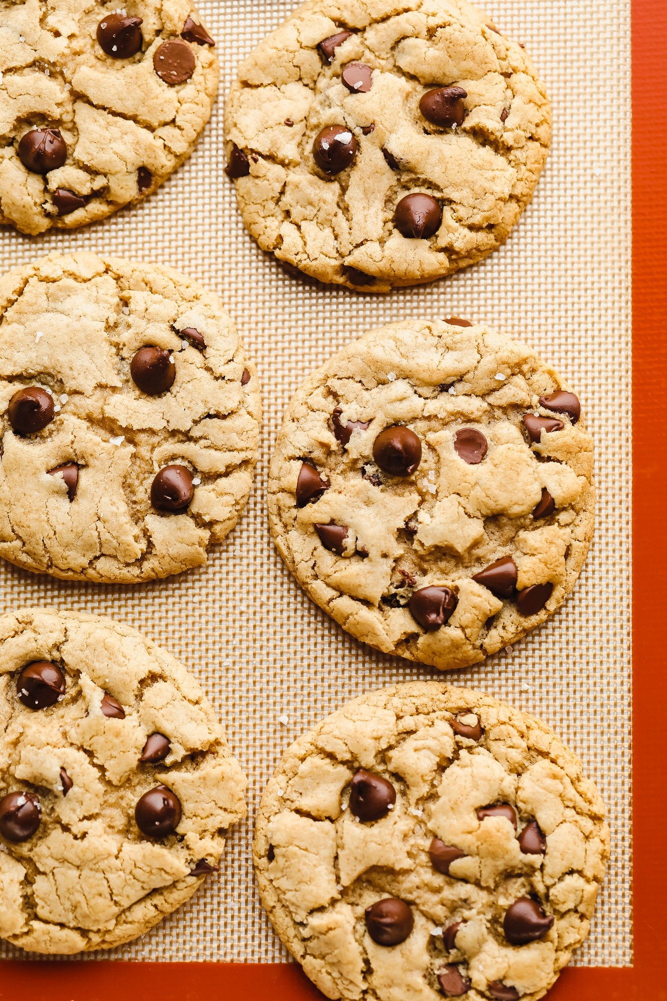 6 cookies on a silicone mat after cooking