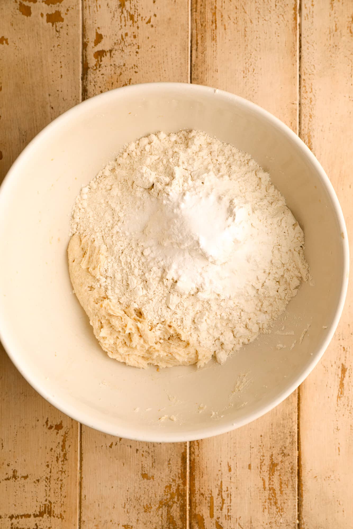 dry ingredients for vegan snickerdoodles in a white bowl.