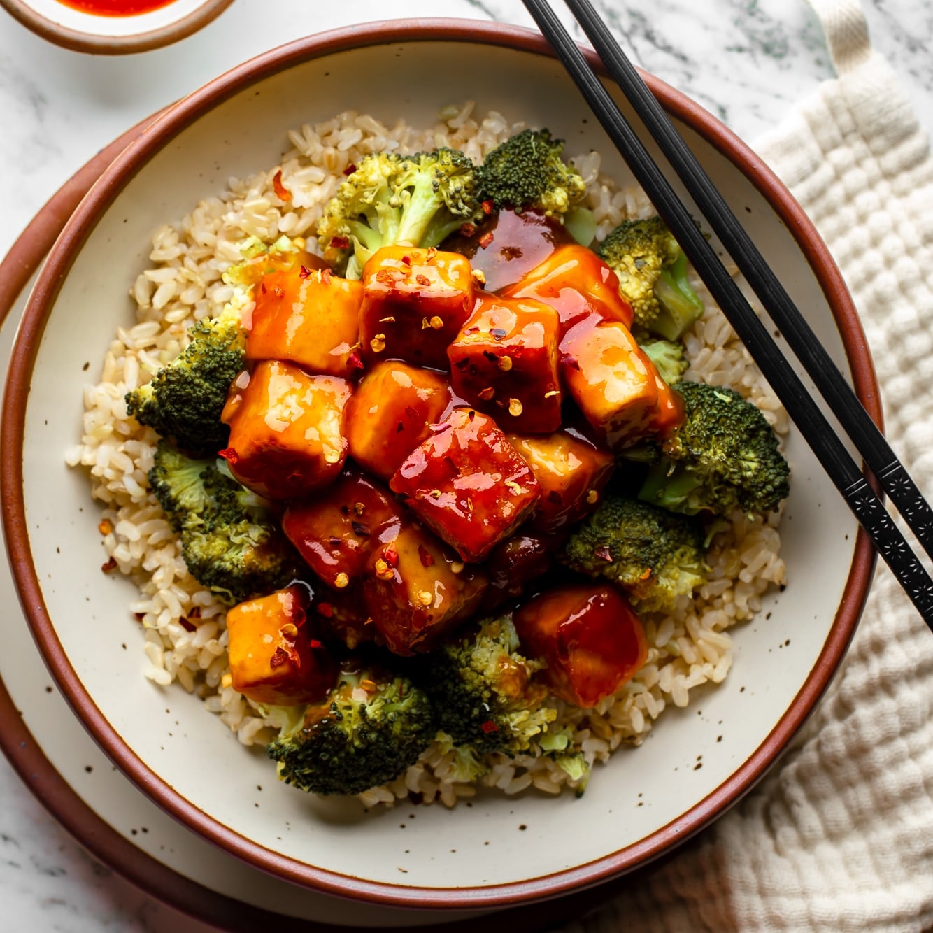 Sweet & Spicy Sriracha Tofu